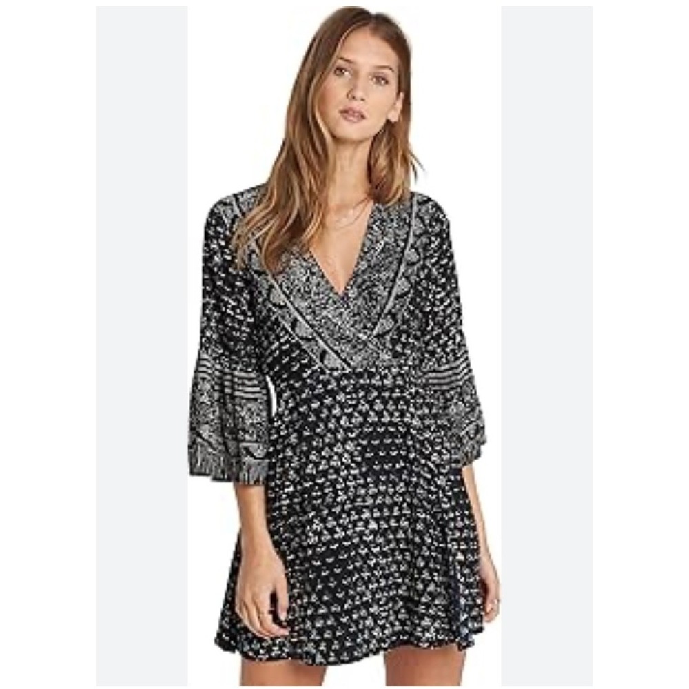 Billabong Faux Wrap Dress Medium Black Paisley‎ 3/4 Bell Sleeve Boho Beach